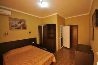 Гостиница Наталья Кабардинка Двухместный номер с 1 кроватью или 2 отдельными кроватями-1