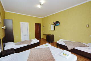 Гостиница Наталья Кабардинка Стандартный четырехместный номер-1