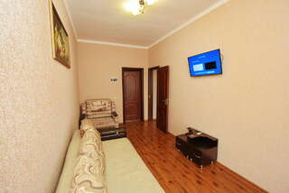 Гостиница Наталья Кабардинка Семейный номер с балконом-5